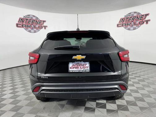 Black 2024 Chevrolet Trax LS