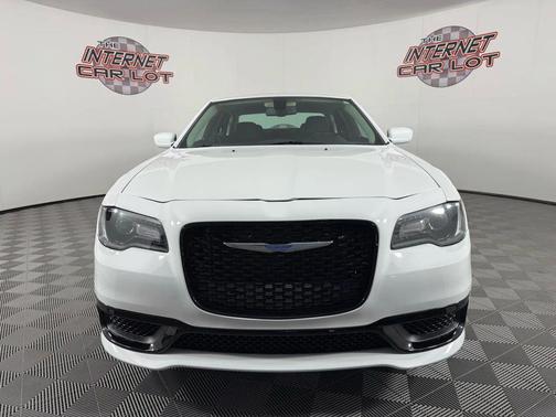 2018 Chrysler 300 Touring