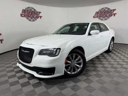 2018 Chrysler 300 Touring