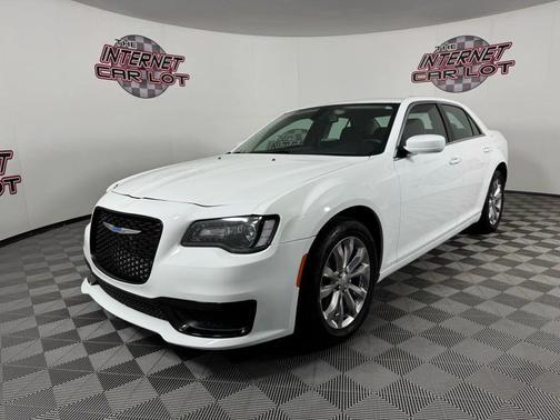 2018 Chrysler 300 Touring
