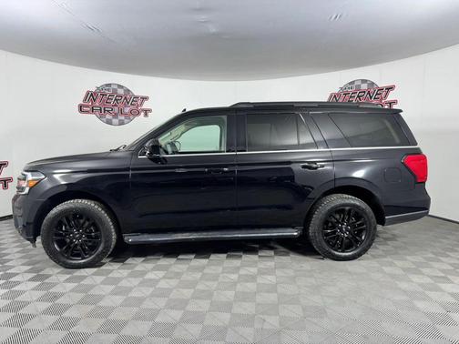 Black 2022 Ford Expedition XLT Sport Utility 4D