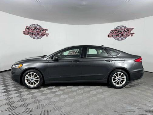 2020 Ford Fusion SE Sedan 4D