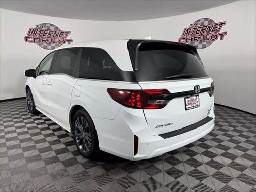 2025 Honda Odyssey Touring Van 4D