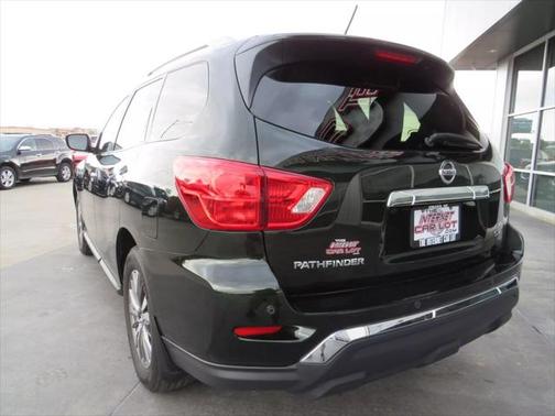 2018 Nissan Pathfinder SV