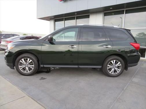 2018 Nissan Pathfinder SV