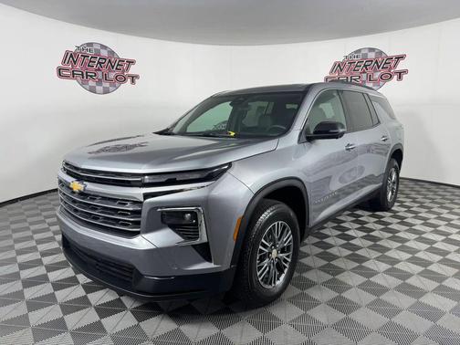 Gray 2024 Chevrolet Traverse LT