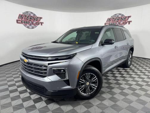 Gray 2024 Chevrolet Traverse LT
