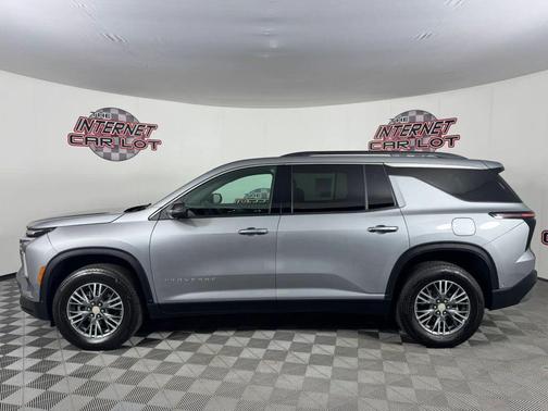 Gray 2024 Chevrolet Traverse LT