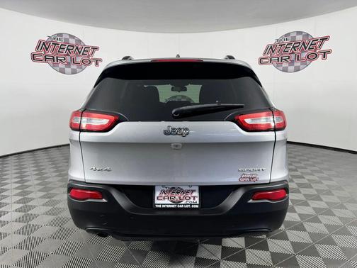 Silver 2016 Jeep Cherokee Sport