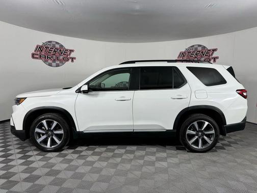 2024 Honda Pilot Touring 8-Passenger