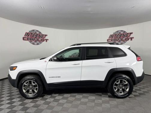 White 2019 Jeep Cherokee Trailhawk