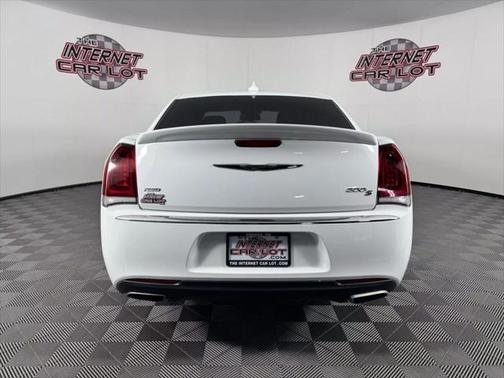 2018 Chrysler 300 S