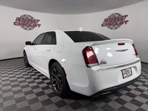 2018 Chrysler 300 S
