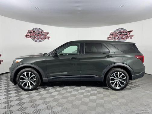 Green 2022 Ford Explorer ST-Line Sport Utility 4D