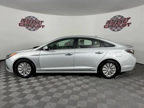 2016 Hyundai SONATA Hybrid SE