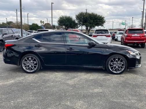 2024 Nissan Altima SR VC-Turbo FWD