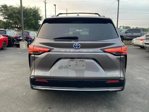 2024 Toyota Sienna Platinum 7 Passenger