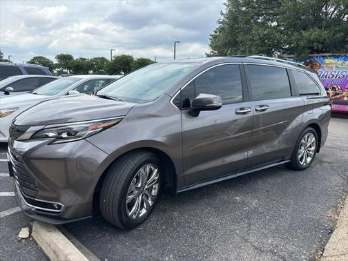 2024 Toyota Sienna Platinum 7 Passenger