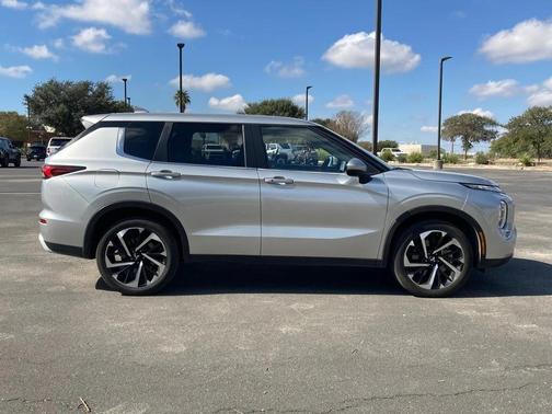 2024 Mitsubishi Outlander SE 2.5 2WD