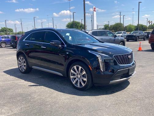 Stellar Black Metallic 2022 Cadillac XT4 Premium Luxury