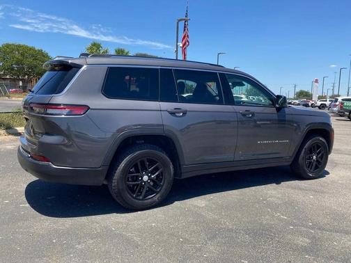 2023 Jeep Grand Cherokee L Laredo