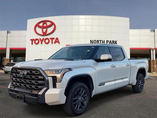 2023 Toyota Tundra Hybrid Platinum