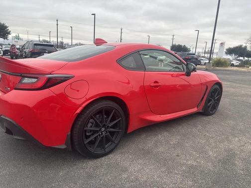 2024 Toyota GR86 Premium