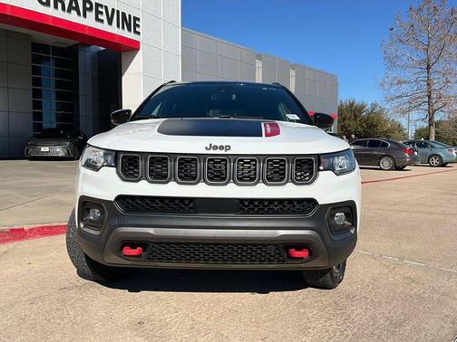 Bright White Clearcoat 2025 Jeep Compass Trailhawk