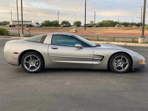 2000 Chevrolet Corvette Base