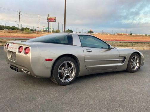 2000 Chevrolet Corvette Base