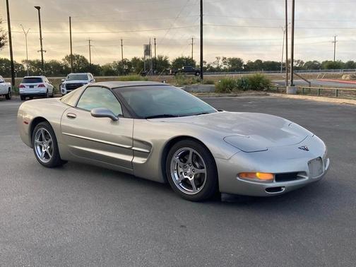 2000 Chevrolet Corvette Base