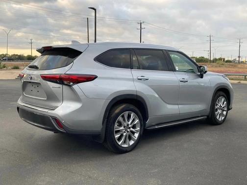2023 Toyota Highlander Hybrid Limited