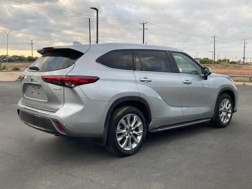 2023 Toyota Highlander Hybrid Limited