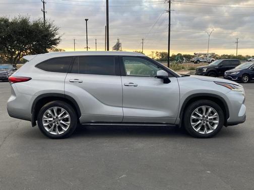 2023 Toyota Highlander Hybrid Limited