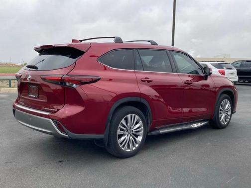 2024 Toyota Highlander Platinum