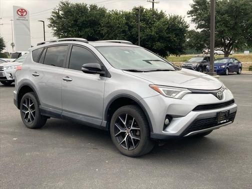 2017 Toyota RAV4 SE