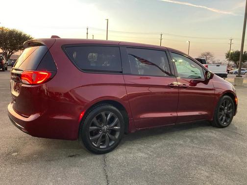 2019 Chrysler Pacifica Touring Plus