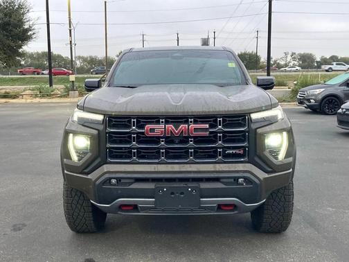 2024 GMC Canyon AT4