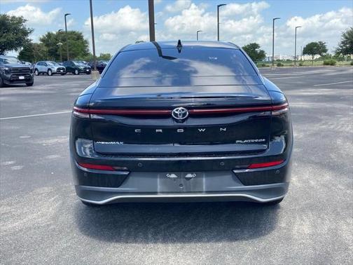 2023 Toyota Crown Platinum