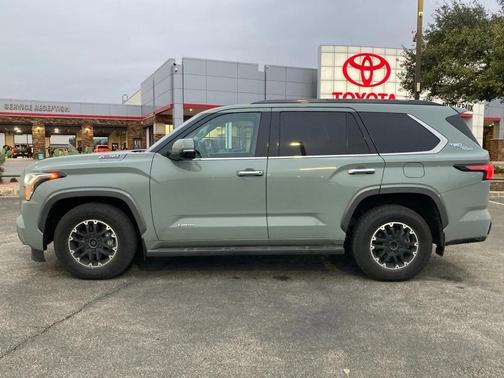 2023 Toyota Sequoia Limited