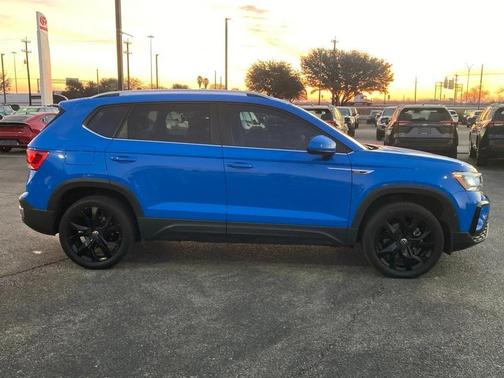 2024 Volkswagen Taos 1.5T SE