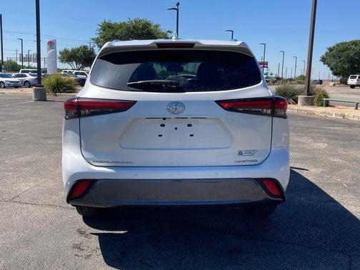 Wind Chill Pearl 2023 Toyota Highlander Limited