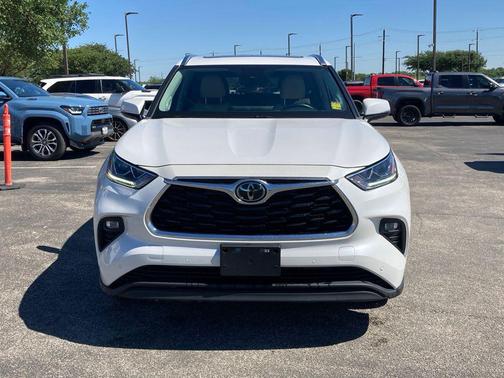 Wind Chill Pearl 2023 Toyota Highlander Limited