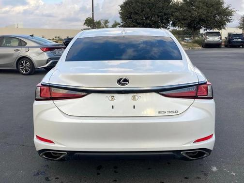 2023 Lexus ES 350 Base