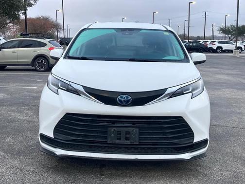 2021 Toyota Sienna LE