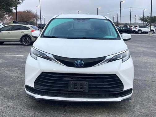 2021 Toyota Sienna LE
