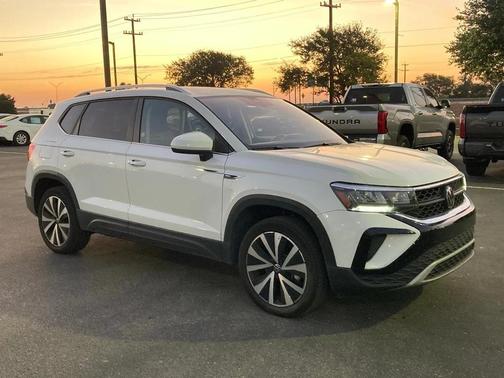 2024 Volkswagen Taos 1.5T SE