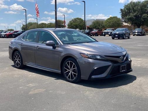 2021 Toyota Camry SE