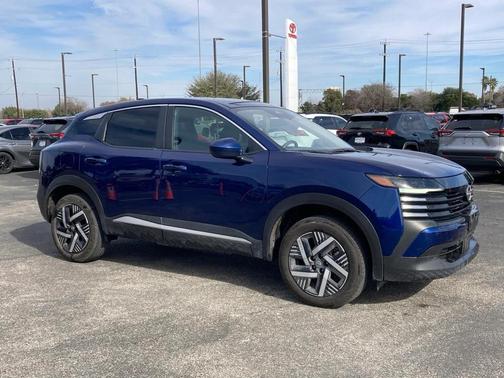 2025 Nissan Kicks SV