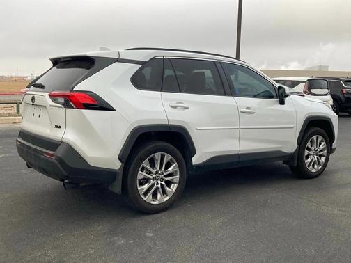 2024 Toyota RAV4 XLE Premium